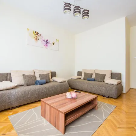 Visegradi Studio At Westend Διαμέρισμα *